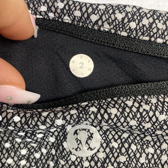 LULULEMON RARE Speed Tight V (Reflective) Frozen Fizz Reflective Black - Picture 16 of 16